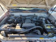 ✅ 2005 Toyota Sequoia SR5 • VIN: 5TDZT34A15S252959 • Lot: 92485455. Wystawiony na Copart z przebiegiem 299 325 mil. Bezpłatny archiwum sprzedaży aukcyjnych z USA i szczegółowy raport historii pojazdu na DreamBid. Zdjęcie 12.