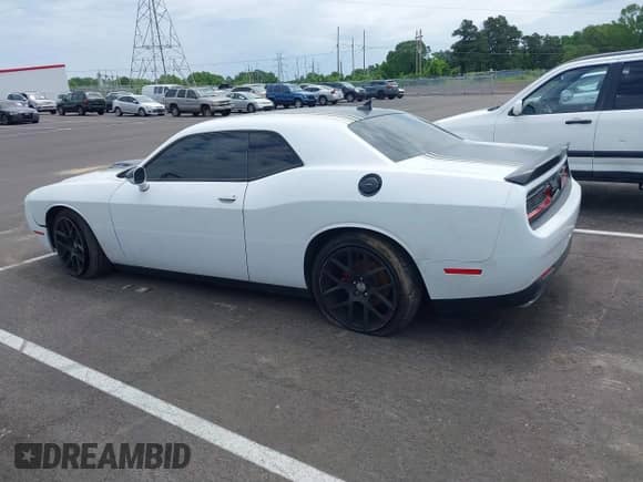 2015 Dodge Challenger R/T Plus with VIN 2C3CDZBT6FH855680, listed as a IAAI auction lot 42233944 with 141,371 mi miles and . Bid and sale history available at DreamBid. Image 14.