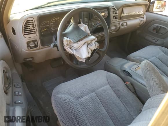 ✅ 1997 Chevrolet Silverado 1500 • VIN: 1GCEK19R9VE197820 • Лот: 84001185. Опубликован ранее на Copart с пробегом 193 957 миль. Бесплатный доступ к архиву аукционных продаж из США и подробный отчёт об истории автомобиля на DreamBid. Изображение 8.