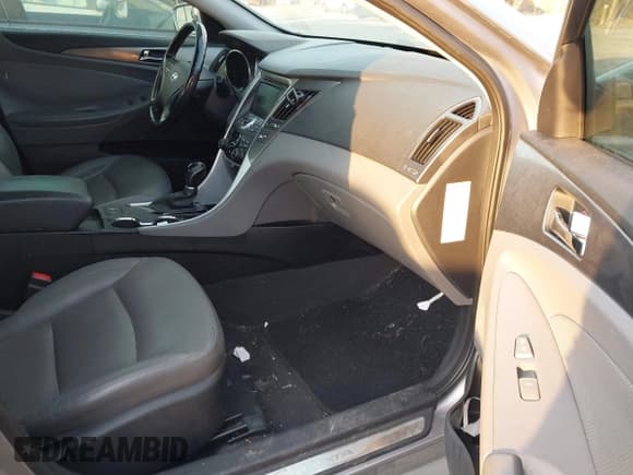 ✅ 2015 Hyundai Sonata Limited • VIN: KMHEC4A46FA129414 • Lot: 43638892. Listed on IAAI with 181,361 mi. Free auction sales archive from the USA and detailed vehicle history report at DreamBid. Image 5.