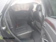 ✅ 2015 Cadillac SRX Performance Collection • VIN: 3GYFNCE38FS587818 • Lot: 42497207. Wystawiony na IAAI z przebiegiem Nie podano. Bezpłatny archiwum sprzedaży aukcyjnych z USA i szczegółowy raport historii pojazdu na DreamBid. Zdjęcie 8.