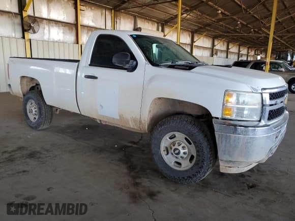 ✅ 2014 Chevrolet Silverado 2500HD Work Truck • VIN: 1GC0CVCG9EF163571 • Lot: 58224585. Wystawiony na Copart z przebiegiem 236 582 mil. Bezpłatny archiwum sprzedaży aukcyjnych z USA i szczegółowy raport historii pojazdu na DreamBid. Zdjęcie 4.