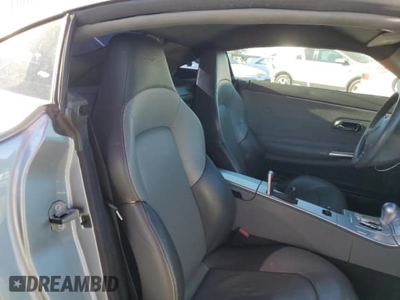 ✅ 2008 Chrysler Crossfire Limited • VIN: 1C3LN69L98X075043 • Лот: 77610534. Опубликован ранее на Copart с пробегом 118 210 миль. Бесплатный доступ к архиву аукционных продаж из США и подробный отчёт об истории автомобиля на DreamBid. Изображение 10.