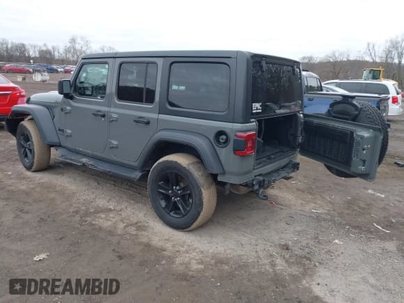 ✅ 2021 Jeep Wrangler Unlimited Sport Altitude • VIN: 1C4HJXDG1MW603784 • Lot: 41509231. Wystawiony na IAAI z przebiegiem 102 567 mil. Bezpłatny archiwum sprzedaży aukcyjnych z USA i szczegółowy raport historii pojazdu na DreamBid. Zdjęcie 3.