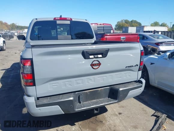 ✅ 2024 Nissan Frontier Pro-4X • VIN: 1N6ED1EK0RN631192 • Lot: 43470228. Listed on IAAI with 21,922 mi. Free auction sales archive from the USA and detailed vehicle history report at DreamBid. Image 16.