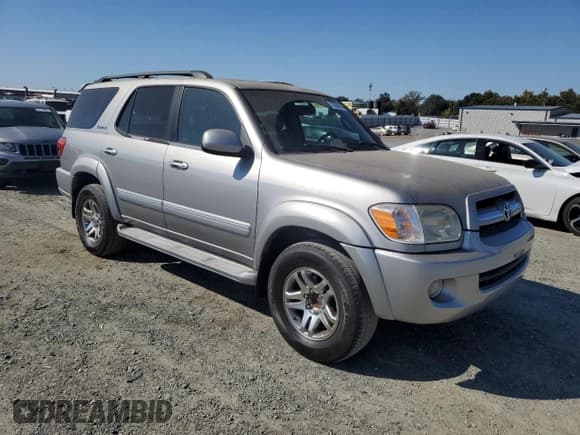 ✅ 2005 Toyota Sequoia Limited • VIN: 5TDZT38AX5S251819 • Lot: 72039945. Wystawiony na Copart z przebiegiem 307 926 mil. Bezpłatny archiwum sprzedaży aukcyjnych z USA i szczegółowy raport historii pojazdu na DreamBid. Zdjęcie 4.