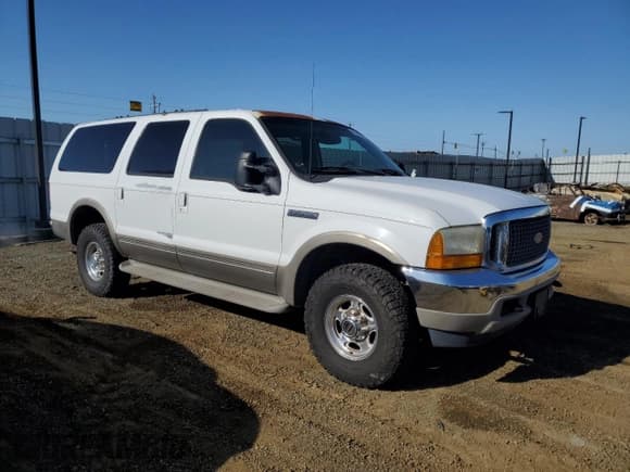 ✅ 2000 Ford Excursion Limited • VIN: 1FMNU43S5YEE00578 • Лот: 51842985. Опубликован ранее на Copart с пробегом 174 089 миль. Бесплатный доступ к архиву аукционных продаж из США и подробный отчёт об истории автомобиля на DreamBid. Изображение 4.