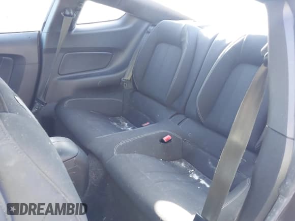 ✅ 2018 Ford Mustang EcoBoost • VIN: 1FA6P8TH0J5113396 • Lot: 43690134. Listed on IAAI with 122,160 mi. Free auction sales archive from the USA and detailed vehicle history report at DreamBid. Image 8.