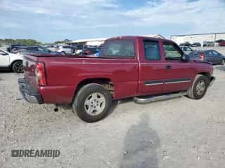 ✅ 2005 Chevrolet Silverado 1500 LS • VIN: 2GCEC19V351284558 • Lot: 70009574. Wystawiony na Copart z przebiegiem 114 355 mil mil. Skorzystaj z bezpłatnego archiwum sprzedaży aukcyjnych z USA i zobacz szczegółowy raport historii pojazdu na DreamBid. Zdjęcie 3.