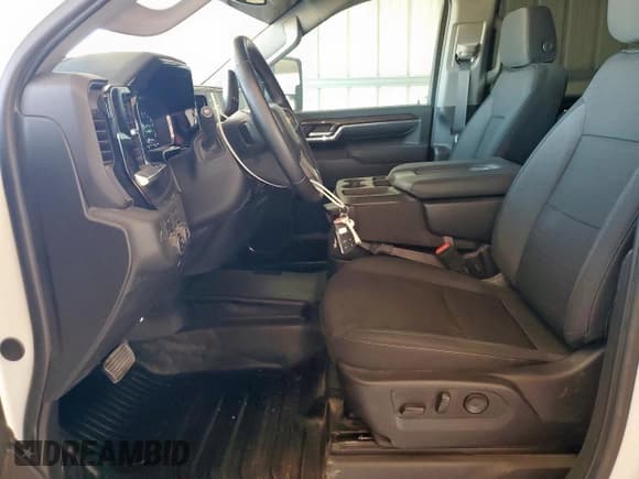 ✅ 2024 Chevrolet Silverado 2500HD LT • VIN: 1GC4YNE74RF239171 • Лот: 90011025. Опубликован ранее на Copart с пробегом 22 902 миль. Бесплатный доступ к архиву аукционных продаж из США и подробный отчёт об истории автомобиля на DreamBid. Изображение 7.