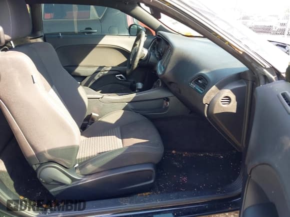 ✅ 2017 Dodge Challenger R/T • VIN: 2C3CDZBT9HH542691 • Lot: 43327898. Wystawiony na IAAI z przebiegiem 106 447 mil. Bezpłatny archiwum sprzedaży aukcyjnych z USA i szczegółowy raport historii pojazdu na DreamBid. Zdjęcie 5.