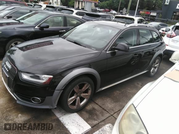 ✅ 2013 Audi allroad A4 Premium • VIN: WA19FAFL9DA220535 • Lot: 42367654. Wystawiony na IAAI z przebiegiem 174 896 mil. Bezpłatny archiwum sprzedaży aukcyjnych z USA i szczegółowy raport historii pojazdu na DreamBid. Zdjęcie 2.