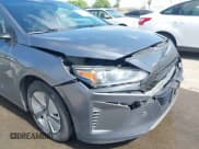 ✅ 2019 Hyundai Ioniq Blue • VIN: KMHC65LCXKU125030 • Lot: 41912501. Wystawiony na IAAI z przebiegiem 135 764 mil. Bezpłatny archiwum sprzedaży aukcyjnych z USA i szczegółowy raport historii pojazdu na DreamBid. Zdjęcie 17.