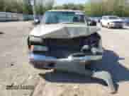 2004 Chevrolet Silverado 1500 LS z VIN 1GCEC14V54Z118877, wystawiony jako Copart lot #74352114 z przebiegiem 103 253 mil mil oraz Szkoda całkowita • Salvage title. Historia ofert i sprzedaży dostępna na DreamBid. Obrazek 5.