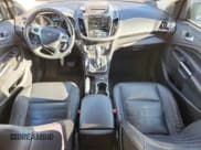 ✅ 2014 Ford Escape Titanium • VIN: 1FMCU9J99EUA62480 • Lot: 90117045. Wystawiony na Copart z przebiegiem 122 186 mil. Bezpłatny archiwum sprzedaży aukcyjnych z USA i szczegółowy raport historii pojazdu na DreamBid. Zdjęcie 8.