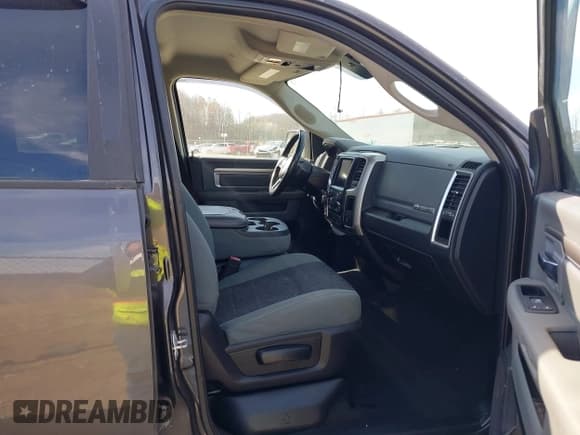 ✅ 2018 Ram 1500 Big Horn • VIN: 3C6RR7LT0JG254341 • Lot: 42747245. Wystawiony na IAAI z przebiegiem 113 171 mil. Bezpłatny archiwum sprzedaży aukcyjnych z USA i szczegółowy raport historii pojazdu na DreamBid. Zdjęcie 5.