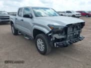 ✅ 2024 Toyota Tacoma SR • VIN: 3TYKD5HNXRT013380 • Лот: 42809965. Опубликован ранее на IAAI с пробегом 2 275 миль. Бесплатный доступ к архиву аукционных продаж из США и подробный отчёт об истории автомобиля на DreamBid. Изображение 1.