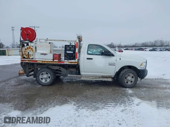 ✅ 2014 Ram 2500 • VIN: 3C7WR5AJ3EG225104 • Lot: 41397520. Wystawiony na IAAI z przebiegiem 128 477 mil. Bezpłatny archiwum sprzedaży aukcyjnych z USA i szczegółowy raport historii pojazdu na DreamBid. Zdjęcie 13.