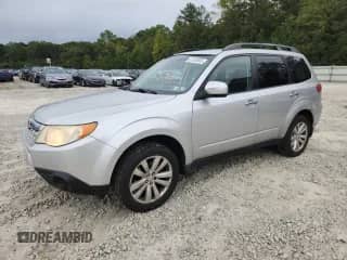 2011 Subaru Forester X Limited z VIN JF2SHAFC2BH714131, wystawiony jako Copart lot #81920565 z przebiegiem 121 537 mil mil oraz Szkoda całkowita • Salvage title. Historia ofert i sprzedaży dostępna na DreamBid. Obrazek 1.