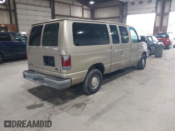 ✅ 2000 Ford Econoline Passenger XL • VIN: 1FMRE1129YHA94046 • Lot: 42240740. Listed on IAAI with 215,936 mi. Free auction sales archive from the USA and detailed vehicle history report at DreamBid. Image 4.