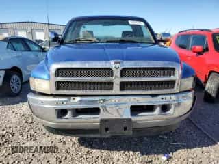1997 Dodge 1500 z VIN 3B7HC13Z8VG826995, wystawiony jako Copart lot #76375794 z przebiegiem 100 341 mil mil oraz Szkoda całkowita • Salvage title. Historia ofert i sprzedaży dostępna na DreamBid. Obrazek 5.
