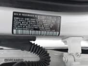 ✅ 2019 Volkswagen Beetle S • VIN: 3VW5DAAT8KM501241 • Lot: 42205422. Wystawiony na IAAI z przebiegiem 5 280 mil. Bezpłatny archiwum sprzedaży aukcyjnych z USA i szczegółowy raport historii pojazdu na DreamBid. Zdjęcie 9.