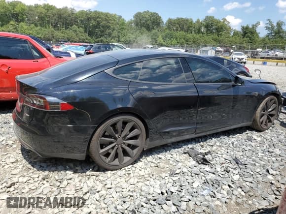 ✅ 2013 Tesla Model S Performance • VIN: 5YJSA1DP4DFP13557 • Lot: 61890804. Wystawiony na Copart z przebiegiem Nie podano. Bezpłatny archiwum sprzedaży aukcyjnych z USA i szczegółowy raport historii pojazdu na DreamBid. Zdjęcie 3.