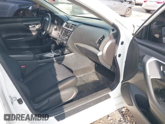 ✅ 2017 Nissan Altima SR • VIN: 1N4AL3AP9HC184816 • Lot: 43392123. Listed on IAAI with 140,115 mi. Free auction sales archive from the USA and detailed vehicle history report at DreamBid. Image 5.