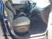 2017 Hyundai Santa Fe 2.4L z VIN 5XYZU3LB6HG422242, wystawiony jako IAAI lot #43122154 z przebiegiem 80 122 mil mil oraz . Historia ofert i sprzedaży dostępna na DreamBid. Obrazek 5.