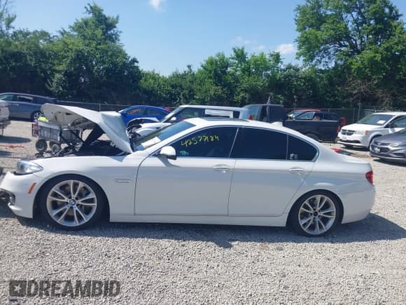 ✅ 2015 BMW 5 Series 535i xDrive • VIN: WBA5B3C50FD548071 • Lot: 42577184. Listed on IAAI with 147,699 mi. Free auction sales archive from the USA and detailed vehicle history report at DreamBid. Image 15.