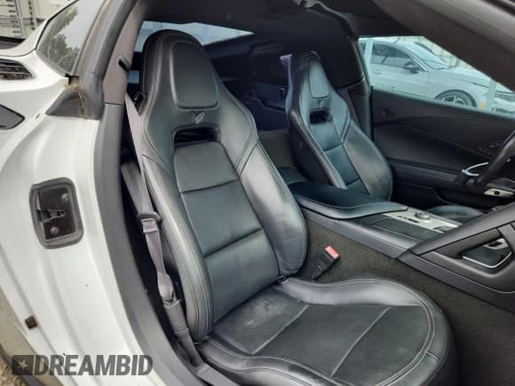 ✅ 2015 Chevrolet Corvette 2LT • VIN: 1G1YD2D75F5124392 • Лот: 60829865. Опубликован ранее на Copart с пробегом 101 837 миль. Бесплатный доступ к архиву аукционных продаж из США и подробный отчёт об истории автомобиля на DreamBid. Изображение 10.