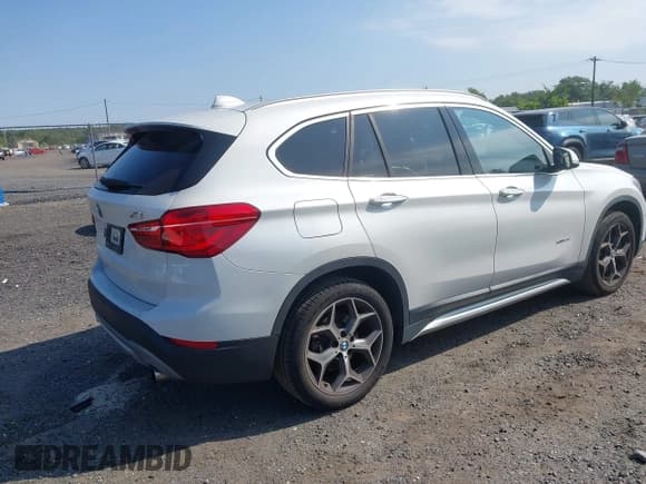 ✅ 2016 BMW X1 xDrive28i • VIN: WBXHT3C37GP887814 • Lot: 43262027. Wystawiony na IAAI z przebiegiem 79 477 mil. Bezpłatny archiwum sprzedaży aukcyjnych z USA i szczegółowy raport historii pojazdu na DreamBid. Zdjęcie 4.
