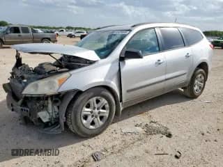 2010 Chevrolet Traverse LS z VIN 1GNLREED5AJ203853, wystawiony jako Copart lot #66626695 z przebiegiem 104 730 mil mil oraz Szkoda całkowita • Salvage title. Historia ofert i sprzedaży dostępna na DreamBid. Obrazek 1.