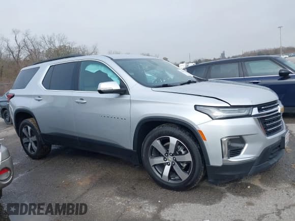 ✅ 2022 Chevrolet Traverse LT • VIN: 1GNERHKW7NJ128403 • Lot: 41384893. Wystawiony na IAAI z przebiegiem 100 661 mil. Bezpłatny archiwum sprzedaży aukcyjnych z USA i szczegółowy raport historii pojazdu na DreamBid. Zdjęcie 13.