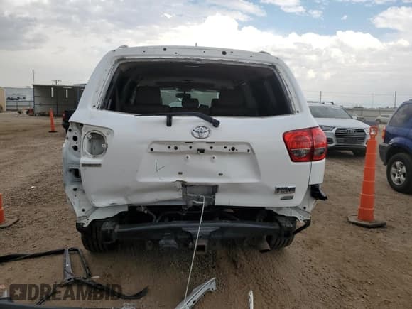 ✅ 2015 Toyota Sequoia Limited • VIN: 5TDJW5G19FS122666 • Lot: 66445285. Listed on Copart with 230,497 mi. Free auction sales archive from the USA and detailed vehicle history report at DreamBid. Image 6.