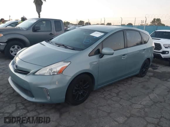 ✅ 2013 Toyota Prius Three • VIN: JTDZN3EU2D3250995 • Lot: 43657476. Wystawiony na IAAI z przebiegiem 183 832 mil. Bezpłatny archiwum sprzedaży aukcyjnych z USA i szczegółowy raport historii pojazdu na DreamBid. Zdjęcie 2.