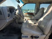 ✅ 2001 Ford Excursion Limited • VIN: 1FMNU42S81EC98586 • Lot: 63701165. Wystawiony na Copart z przebiegiem 302 278 mil. Bezpłatny archiwum sprzedaży aukcyjnych z USA i szczegółowy raport historii pojazdu na DreamBid. Zdjęcie 7.