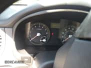 ✅ 2007 Kia Rio LX • VIN: KNADE123476205843 • Lot: 69333014. Wystawiony na Copart z przebiegiem 178 896 mil. Bezpłatny archiwum sprzedaży aukcyjnych z USA i szczegółowy raport historii pojazdu na DreamBid. Zdjęcie 9.