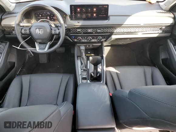 ✅ 2025 Honda Accord Touring • VIN: 1HGCY2F80SA013408 • Lot: 84046115. Listed on Copart with 4,804 mi. Free auction sales archive from the USA and detailed vehicle history report at DreamBid. Image 8.