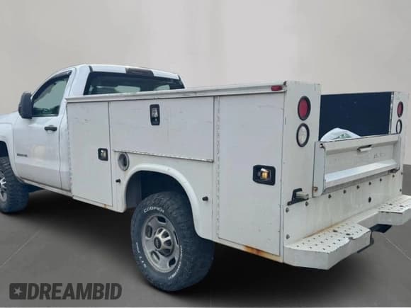 ✅ 2015 Chevrolet Silverado 2500HD Work Truck • VIN: 1GB0CUEG7FZ519530 • Lot: 51100925. Wystawiony na Copart z przebiegiem Nie podano. Bezpłatny archiwum sprzedaży aukcyjnych z USA i szczegółowy raport historii pojazdu na DreamBid. Zdjęcie 3.