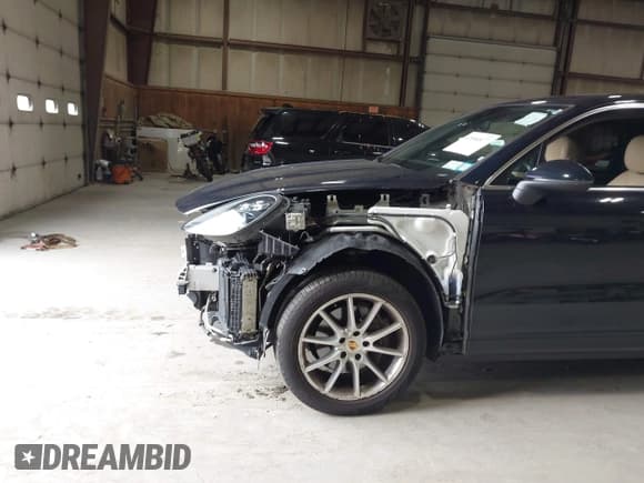 ✅ 2019 Porsche Cayenne • VIN: WP1AA2AY5KDA07117 • Lot: 42896877. Wystawiony na IAAI z przebiegiem 103 343 mil. Bezpłatny archiwum sprzedaży aukcyjnych z USA i szczegółowy raport historii pojazdu na DreamBid. Zdjęcie 6.