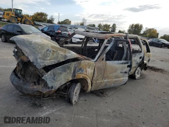 2004 Chevrolet Blazer LS z VIN 1GNDT13X64K109832, wystawiony jako Copart lot #77421904 z przebiegiem Nie podano mil oraz Nie do naprawy • Non repairable. Historia ofert i sprzedaży dostępna na DreamBid. Obrazek 1.