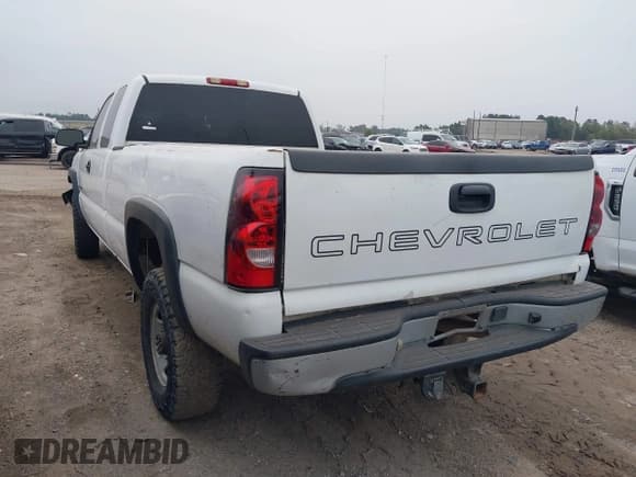 ✅ 2007 Chevrolet Silverado 2500HD Work Truck • VIN: 1GCHC29U77E172177 • Lot: 43829245. Listed on IAAI with 358,136 mi. Free auction sales archive from the USA and detailed vehicle history report at DreamBid. Image 3.