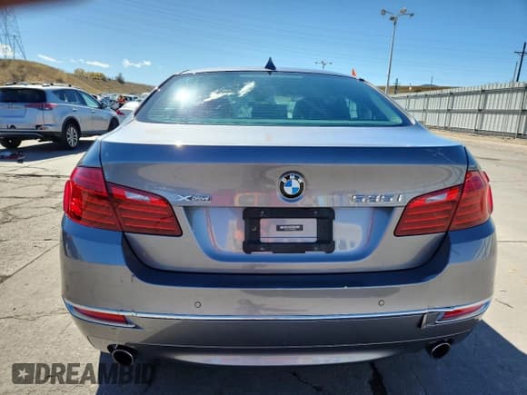 ✅ 2015 BMW 5 Series 535i xDrive • VIN: WBA5B3C53FD541258 • Лот: 87464205. Опубликован ранее на Copart с пробегом 49 784 миль. Бесплатный доступ к архиву аукционных продаж из США и подробный отчёт об истории автомобиля на DreamBid. Изображение 6.