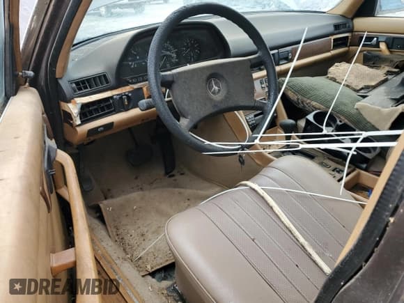 ✅ 1983 Mercedes-Benz 300 SD • VIN: WDBCB20A7DB035316 • Lot: 53765635. Listed on Copart with 249,171 mi. Free auction sales archive from the USA and detailed vehicle history report at DreamBid. Image 8.