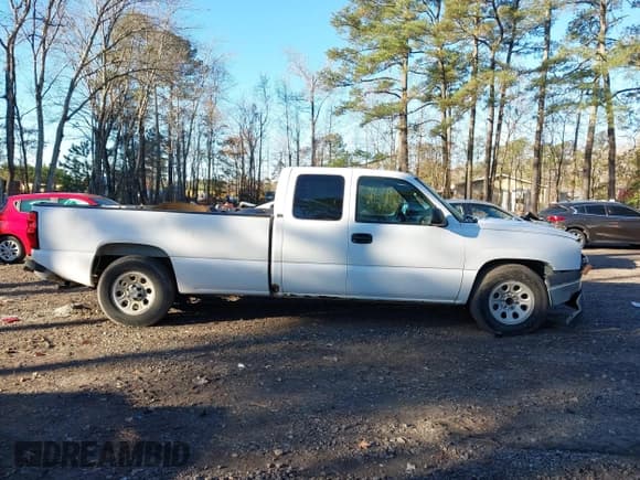 ✅ 2005 Chevrolet Silverado 1500 Work Truck • VIN: 1GCEC19ZX5E236587 • Lot: 43810602. Wystawiony na IAAI z przebiegiem 382 781 mil. Bezpłatny archiwum sprzedaży aukcyjnych z USA i szczegółowy raport historii pojazdu na DreamBid. Zdjęcie 12.