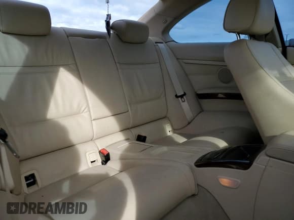 ✅ 2010 BMW 3 Series 328i • VIN: WBAWB3C56AP139570 • Lot: 47804025. Listed on Copart with 101,632 mi. Free auction sales archive from the USA and detailed vehicle history report at DreamBid. Image 10.