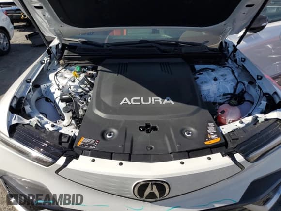 ✅ 2024 Acura ZDX w/A-Spec Package • VIN: 4W5KHMRK1RZ515274 • Lot: 68976225. Wystawiony na Copart z przebiegiem 871 mil. Bezpłatny archiwum sprzedaży aukcyjnych z USA i szczegółowy raport historii pojazdu na DreamBid. Zdjęcie 12.