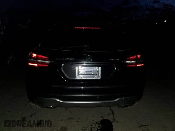 ✅ 2018 Mercedes-Benz GLA 250 • VIN: WDCTG4GB5JJ410421 • Лот: 92405275. Опубликован ранее на Copart с пробегом 65 426 миль. Бесплатный доступ к архиву аукционных продаж из США и подробный отчёт об истории автомобиля на DreamBid. Изображение 6.