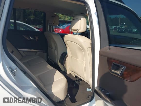 ✅ 2014 Mercedes-Benz GLK 350 • VIN: WDCGG8JB0EG243194 • Lot: 43280563. Wystawiony na IAAI z przebiegiem 167 529 mil. Bezpłatny archiwum sprzedaży aukcyjnych z USA i szczegółowy raport historii pojazdu na DreamBid. Zdjęcie 8.